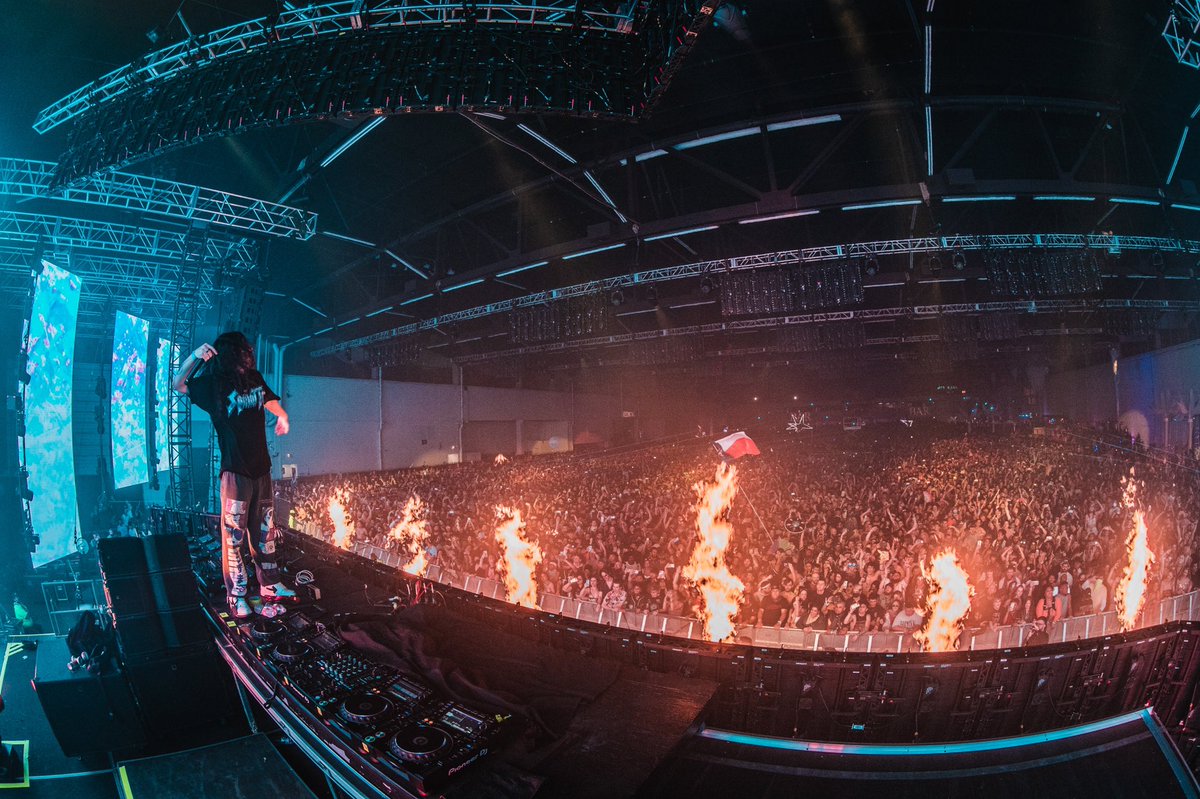 Subtronics's tweet photo. last night i had an intense moment of like dissociative surreal overwhelming existential gratitude and total disbelief at how lucky i am to do what i do, first 15 min of my set felt SO much like a dream, that feeling never fades

THANK U LIGHTS ALL NIGHT 
DENVER X SOCAL TONIGHT🎉 https://t.co/5pTNV6AQu2