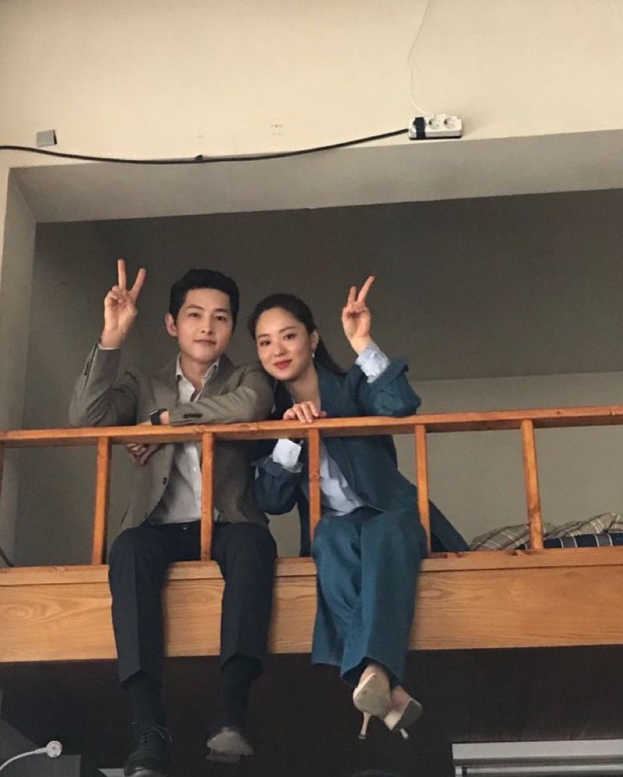 iamRigina's tweet photo. WE ALL KNOW ABOUT YOU GUYS
#joongki #yeobin #dispatchcouple #Dispatch https://t.co/QuJ0sXUU2g