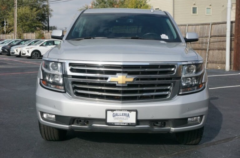 GalleriaChevy's tweet photo. Are you looking for a great vehicle with plenty of room, smart device integration, exterior parking camera, and many more features, than this pre-owned 2019 #Chevrolet #SuburbanLT with only 112,586 miles is the SUV for you! #GalleriaChevrolet https://t.co/H5RiJ3Z5WQ