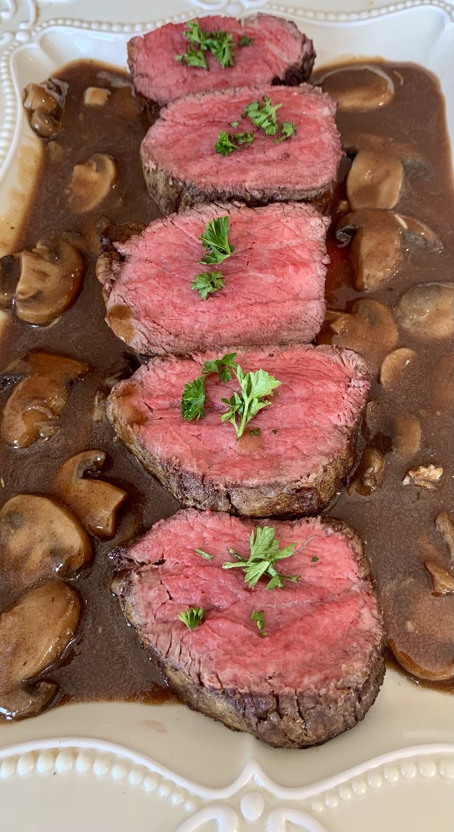 BarbaraEsatto's tweet photo. Celebrate a #newyear to come with an #elegantmeal of #BeefTenderloin with #MushroomGravy from #TheGourmetGoddess visit #TheChocolateGoddess for the recipe https://t.co/DSflcHJPgr https://t.co/0hF67fR1qN