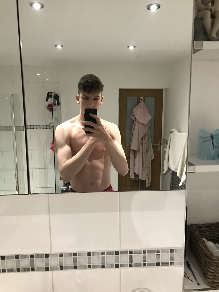 MatchPoint012's tweet image. August VS December

Here's to a new year 🎉