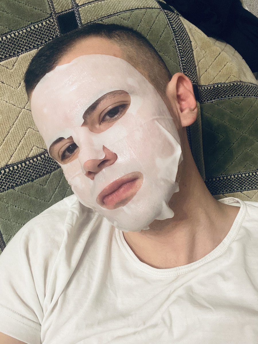 Ruslan__ren's tweet photo. На новый год будем самыми красивыми! Да, ДеФФФачки??😌🥰 https://t.co/ycrsfyzaxK