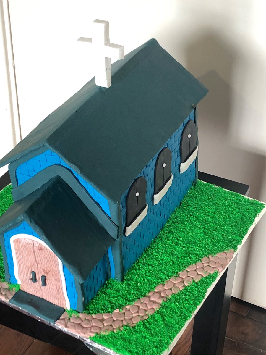 that_luba's tweet photo. My last cake post for 2021 has to be this beauty😍 A whole church was caked by #YourBulawayoBaker

Thank you for supporting the sweet dream and please do continue next year❤️ https://t.co/eahhy6m3dR