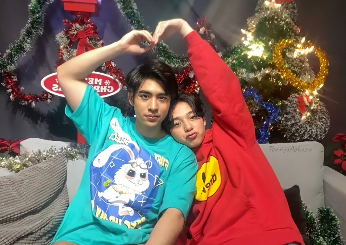 QqQq6140's tweet photo. อยากจะบอกการที่ดุลบาสอยู่ด้วยกันมันดีมากๆนะ เห็นดุลบาสดูแลเอาใจใส่ซึ่งกันและกัน เห็นดุลบาสทำอะไรร่วมกัน มันสร้างความสุขและรอยยิ้มให้คนรอบข้างเสมอ ฝากดุลดูแลบาส ฝากบาสดูแลดุล แมะๆและลูกหินเป็นกำลังใจให้เสมอนะค้าบ จะจับมือและก้าวเดินไปข้างๆกันด้วยกันนะ #DunBasMemory2021 #ดุลบาส https://t.co/fPXMDQ4XzT