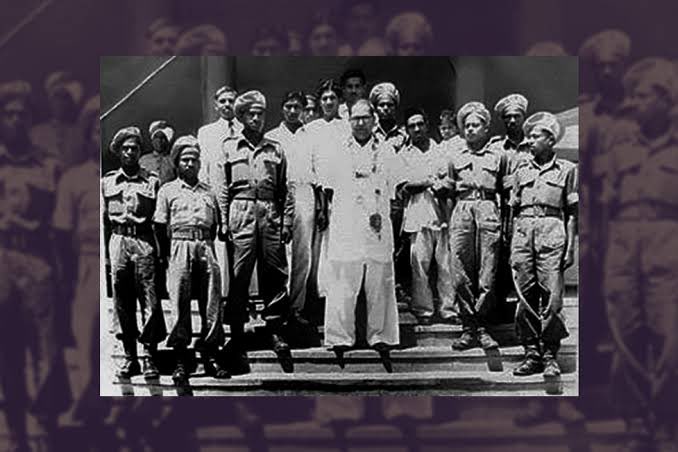 Profdilipmandal's tweet photo. नया साल आप सबको मंगलमय हो। #भीमा_कोरेगांव_शौर्य_दिवस की हार्दिक बधाई भी स्वीकार करें। 

फ़ोटो - बाबा साहब डॉ. भीम राव आंबेडकर 1 जनवरी, 1927 को भीमा कोरेगाँव शौर्य स्तंभ के सामने। https://t.co/h3F4dnjUrJ