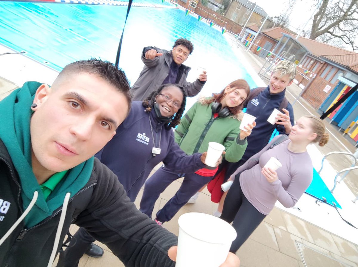 London Fields Lido tweet media