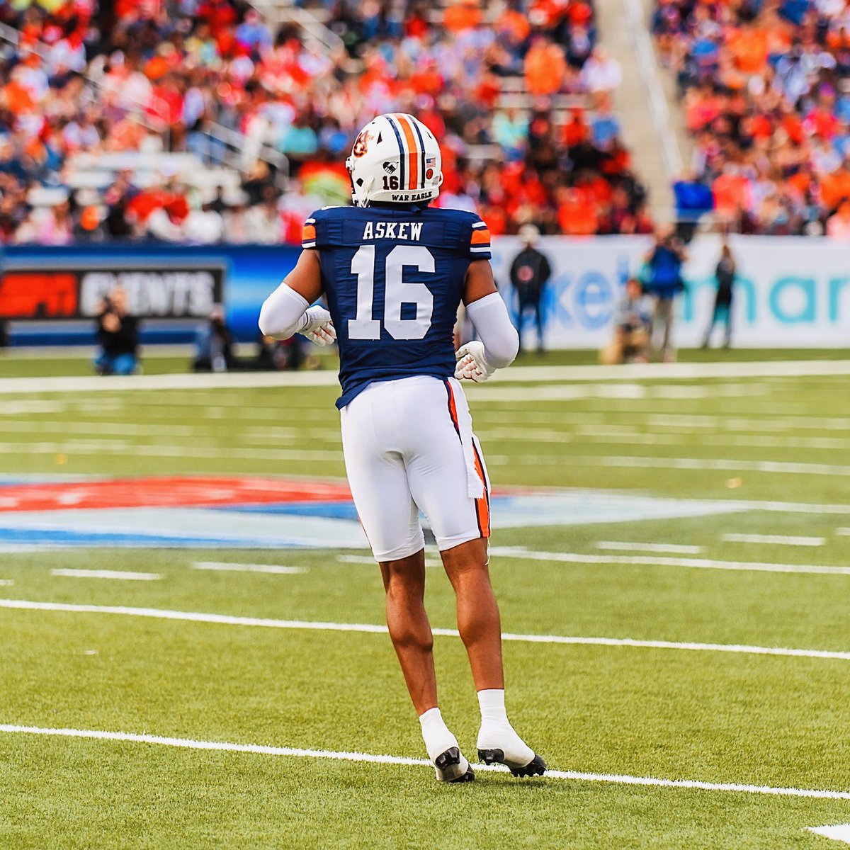 Coach_Skew's tweet photo. Auburn, Thank You 🤝

I’ll Forever Bleed Orange &amp; Blue 🧡💙 #WDE https://t.co/BJJnaiY2Ee