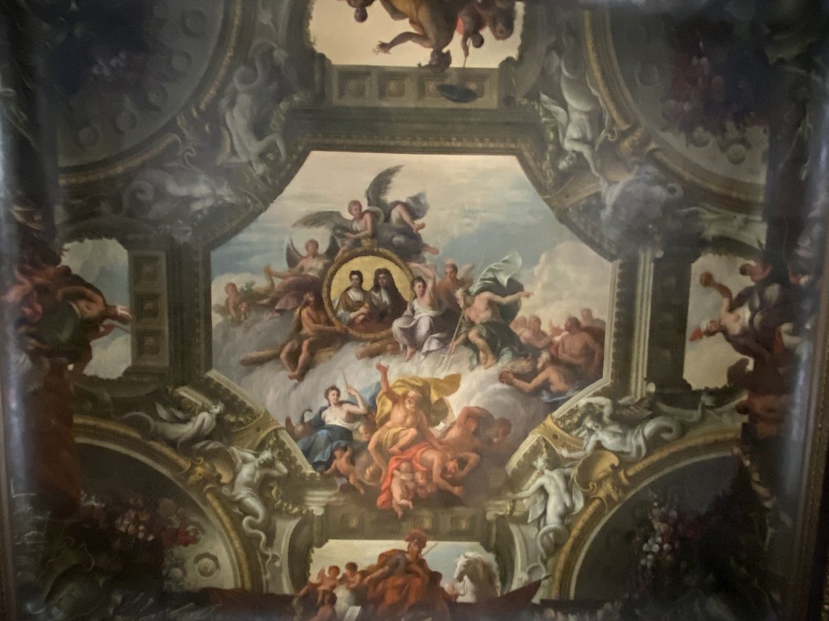 JeuneEcole_pod's tweet photo. One of our volunteers went to the #PaintedHall at the #OldRoyalNavalCollege in #London while on holiday. From 1937-1997 RN naval cadets had dinner in here. What a privilege that would have been! #messdinner #navyculture https://t.co/pKOeKPmdlM