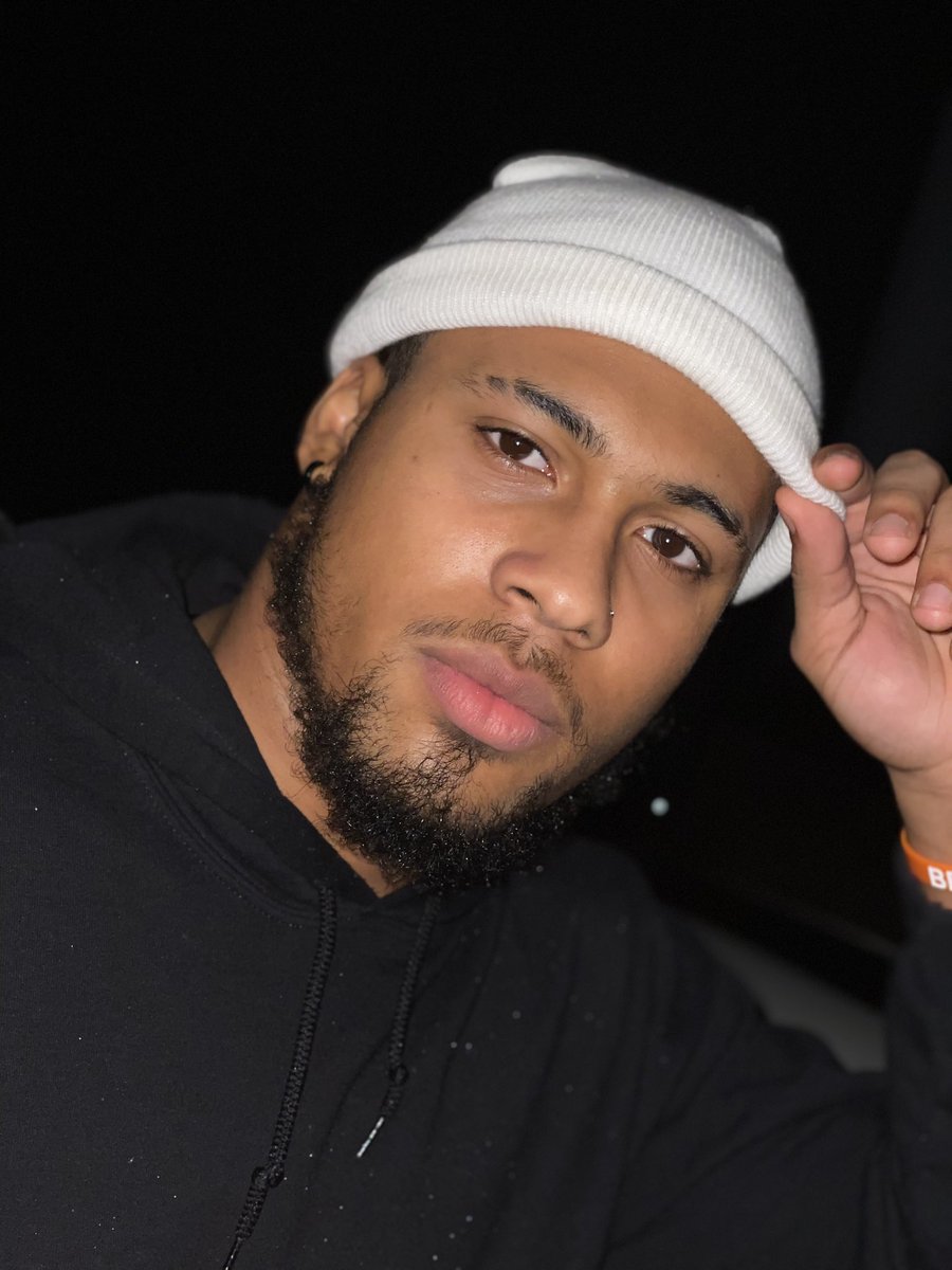 ITzzDaO's tweet photo. All love✊🏽🖤 https://t.co/qKEodU4wU8