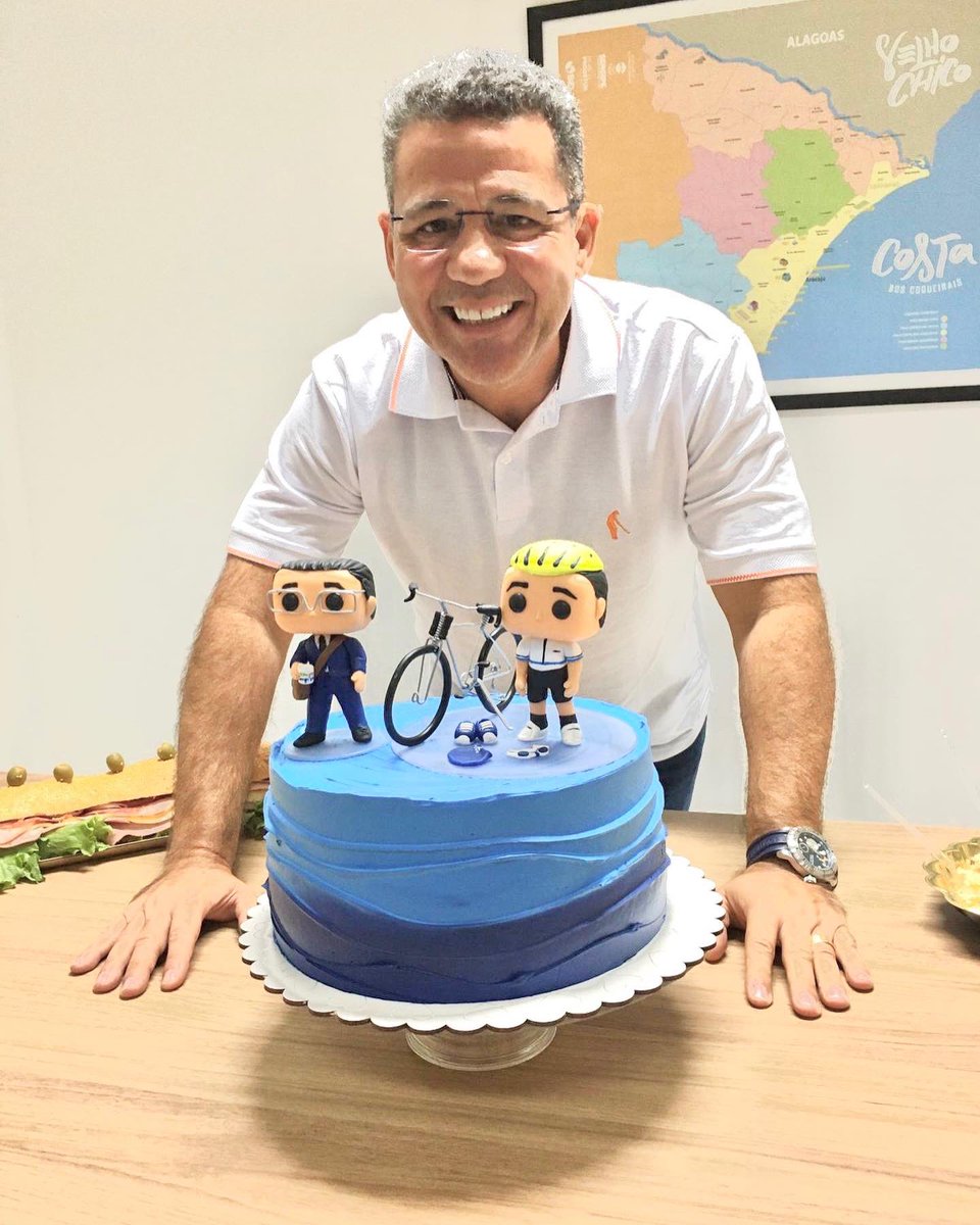 salesneto1's tweet photo. Cinquentei!! O primeiro meio século de vida já passou. Que venham os próximos!!! Feliz ano novo para todos!!!!! ❤️🎈🙏🏼🙌🏼🎉 https://t.co/3bBveczZ0D