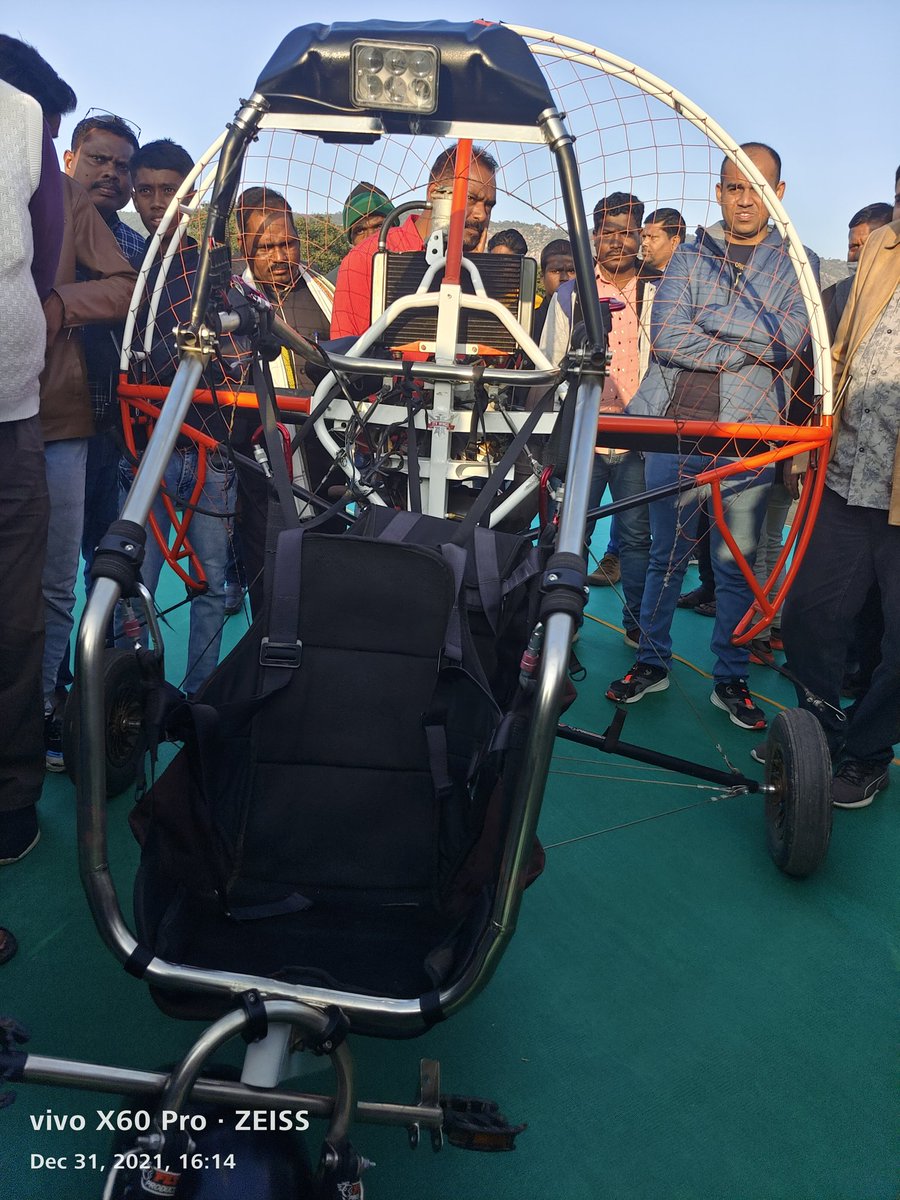 sareenraj09's tweet photo. कलेक्टर रितेश अग्रवाल ने पैरामोटर से
एडवेंचर टूरिज़्म का पहला उड़ान भरा।
संसदीय सचिव यूडी मिंज के सपने हो रहे साकार।कुनकुरी के मयाली में एडवेंचर टूरिज़्म इवेंट का हुआ शुभारंभ @bhupeshbaghel @umeshpatelcgpyc
@UdMinj 
@ChhattisgarhCMO @ritesh_ias @NileshKumar_IAS
@Shrikrishna_IFS https://t.co/COQSyIOOna