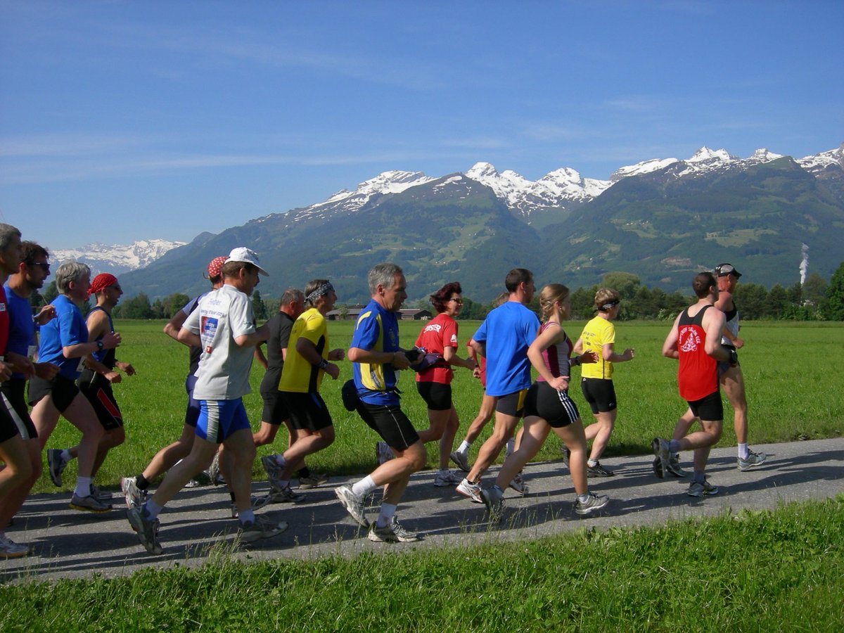 marathomy's tweet photo. #Rückblick: #Liechtenstein #Marathon 2006 vor gut 15 Jahren!
#Laufen #Wettkampf #Laufveranstaltung #Bergmarathon #Malbun #Bendern #Vaduz https://t.co/fL5aRNKOMK