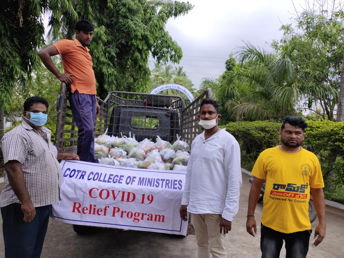 ChristForIndia's tweet image. Midnight tonight ⏰⏰ is the last time you can give to help more people experience Christ's love in India for the year 2021. If you feel led to support these amazing projects, don't let time slip away! conta.cc/34cnCwc