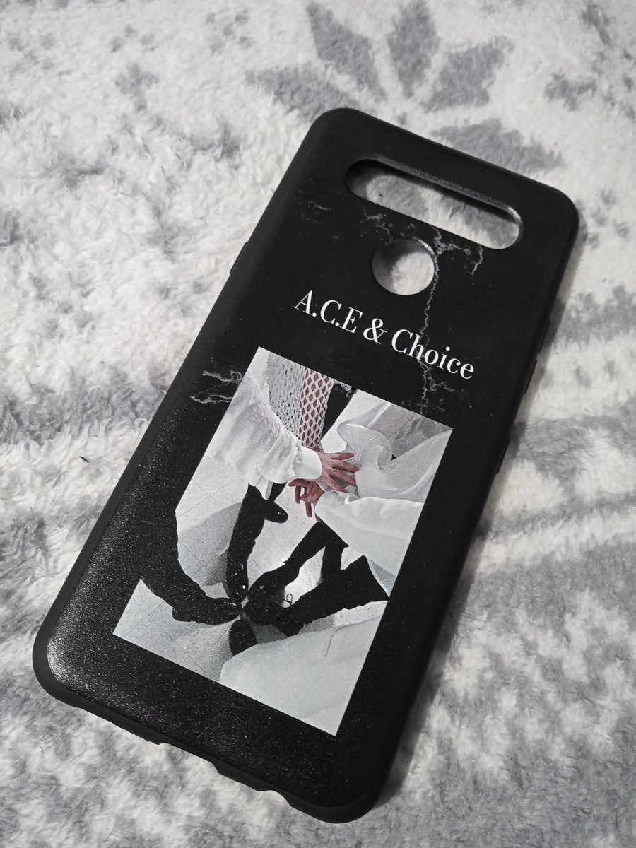 JUNHEEthePanda's tweet photo. Moots patrzcie jaki wspaniały case mi przyszedł czekałam na niego cały tydzień 🥺 
It's so beautiful 🤍
@official_ACE7 #ACE_CHOICE #CHOICE https://t.co/WCKHYN0LLO