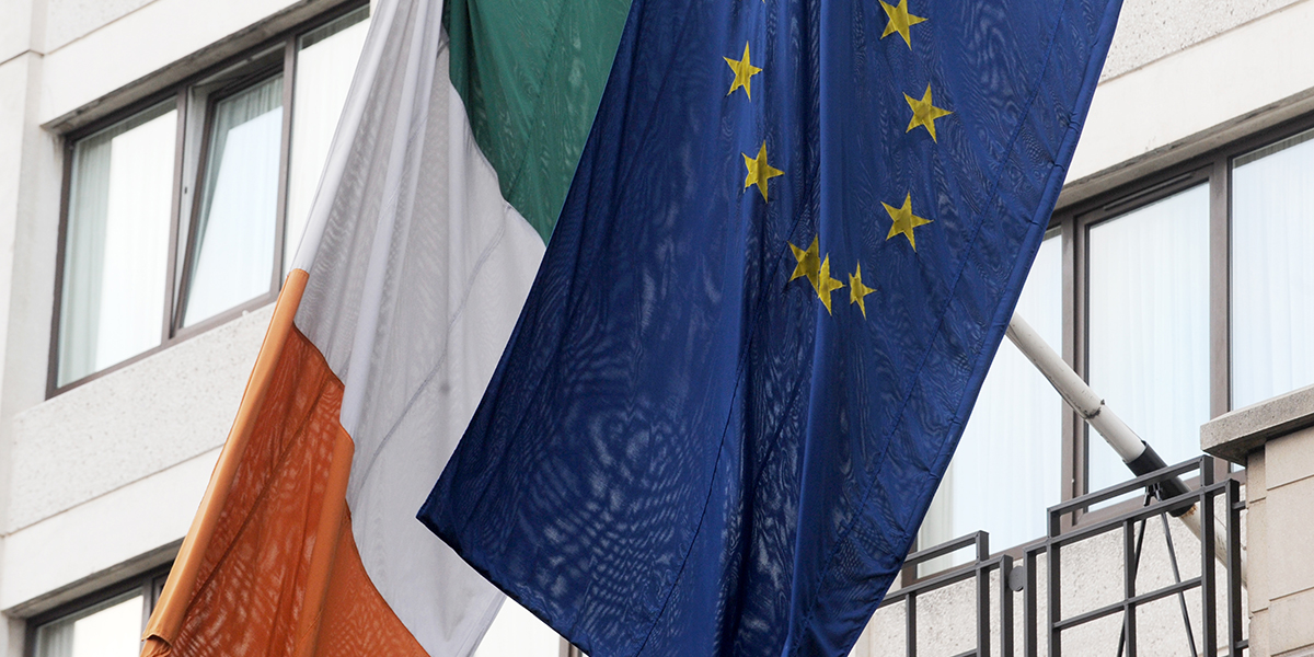 Lánstádas feasta ag an nGaeilge san AE, í ar comhchéim leis na teangacha oifigiúla eile tuairisc.ie/lanstadas-feas…