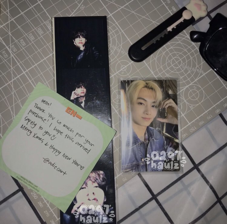 0297haulz's tweet photo. 💌#queen_mails
most prio photocard came home today!! Special thanks to @adiecart <3 although the pc was not in mint condition it has a slight dent (upper corner) :(( the packaging is secured!! Over all smooth transaction:)) https://t.co/uiPAOM5VAt
