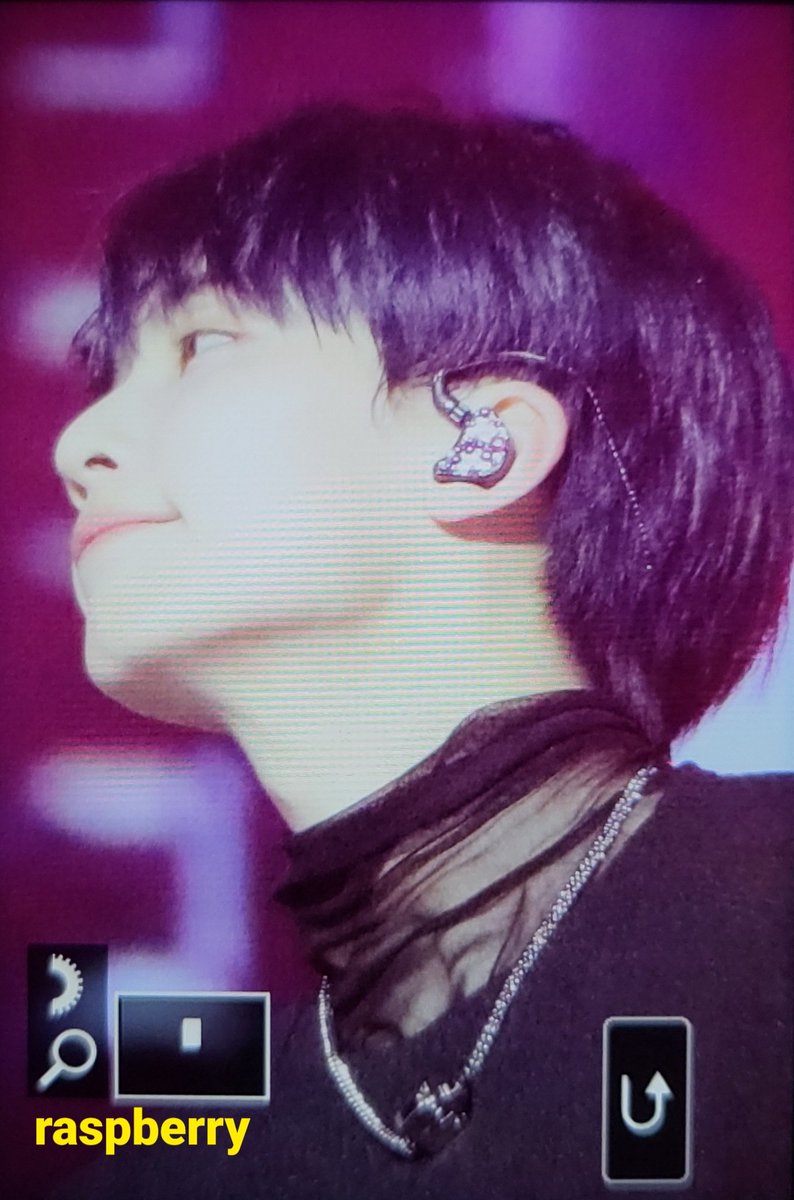 raspberry_1004's tweet photo. 211231 

너무..기여우니까..🥺😭

#정한 #JEONGHAN #세븐틴 https://t.co/gnY6RWpQoe