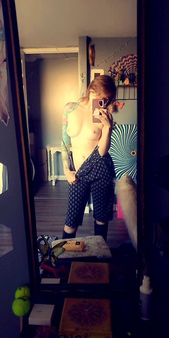 🌛Peek-a-boobs🌜  First 20 peeps get my OnlyFans for $3.11!! 🤪 https://t.co/fYFRFDjamh 💜 https://t.co/<a href="/tag/mvsales"class="tags"><span>#mvsales</span></a>