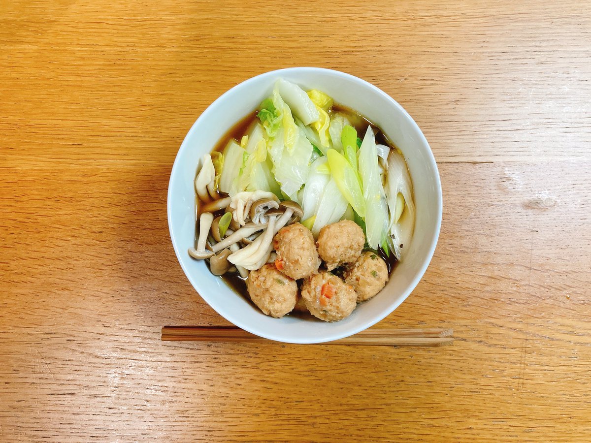 Cookdad_K's tweet photo. 年越し蕎麦、今年も国分寺そばさんのお蕎麦です。

付いていたつけ汁を、昆布とあごの出汁に入れて、鶏の軟骨のつくねを炊きました🍜

今年もたくさんの❤️ありがとうございました😊皆様、どうぞ良いお年をお過ごしください🙇‍♂️

#海老名市
#国分寺そば
#好きです海老名
#年越しそば
#年越し蕎麦 https://t.co/kxmRvEW6N8