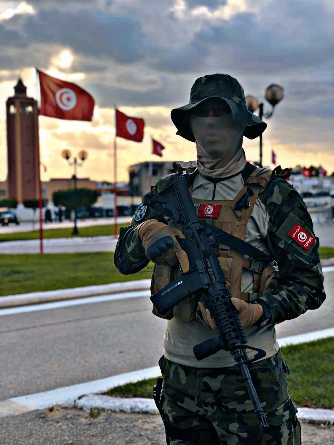 Tunisian Forces Army On Twitter: Everyone Be Safe On New Years See You  Soon 2022 #Tunisian 🇹🇳 Csp Operator  Commondos Securité Présidentielle   Https://T.co/Z56mo7hvip / Twitter