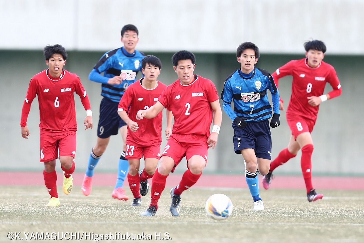 赤い彗星 東福岡高校サッカー 写真館 第100回全国高校サッカー選手権大会 ２回戦 東福岡 大津 第100回大会での 東福岡の挑戦は全国２回戦で終戦 ３年生はお疲れさまでした １ ２年生は新人戦に向けて頑張れ 続きの写真は T Co