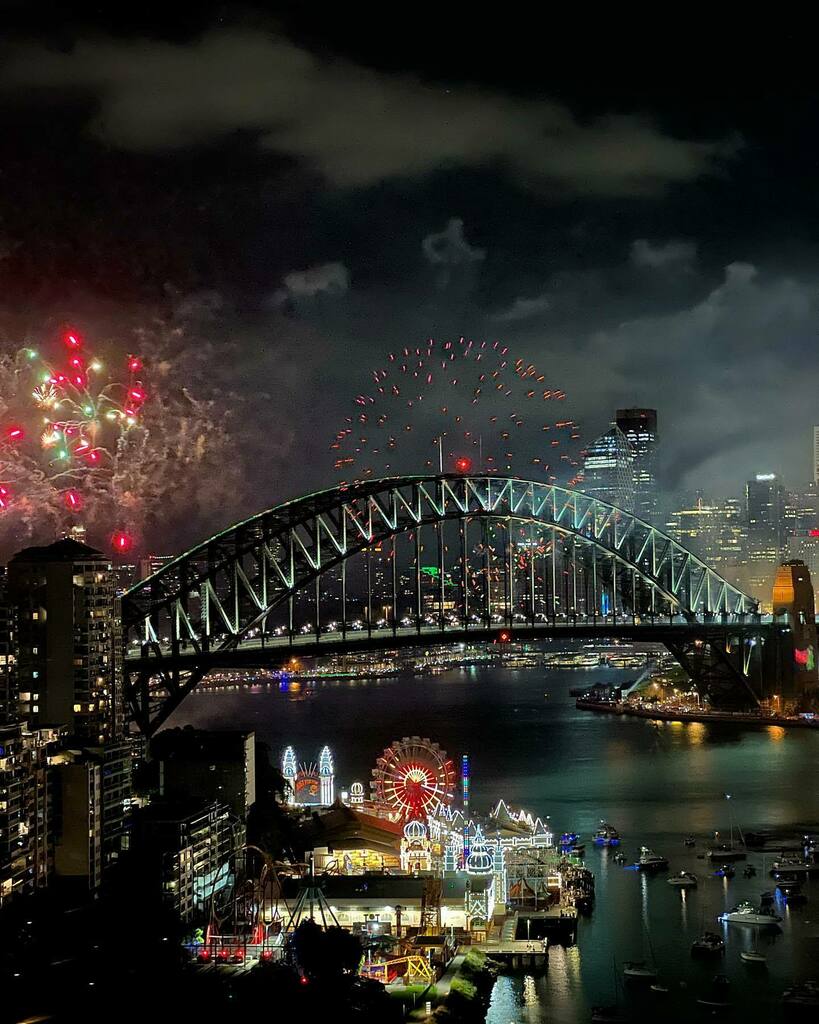 Fran Tapia (@_fran_t) on Twitter photo Wishing everyone a huge and happy start to 2022!  May this year bring you joy, great memories and lots of laughter!
#newyearseve #2022 #happynewyear2022  #sydney instagr.am/p/CYJhbsXpnDV/ Wishing everyone a huge and happy start to 2022!  May this year bring you joy, great memories and lots of laughter!
#newyearseve #2022 #happynewyear2022  #sydney instagr.am/p/CYJhbsXpnDV/