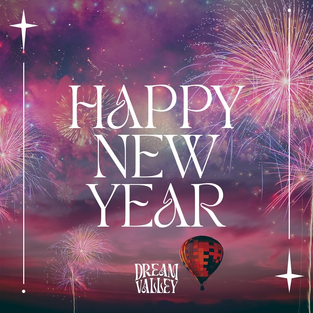 Dreamvalleyuk's tweet photo. 𝗛𝗔𝗣𝗣𝗬 𝗡𝗘𝗪 𝗬𝗘𝗔𝗥 🎆🌈✨
From our Dream Team to you ᯽♡︎

Phase 2 announcement next week - 50 more artists, 7 stage partners, immersive experiences and much more will be announced on 05.01.22 🎪🪶

Sign up now: https://t.co/kUqpfPj1pg https://t.co/xt7KbWZ8x8