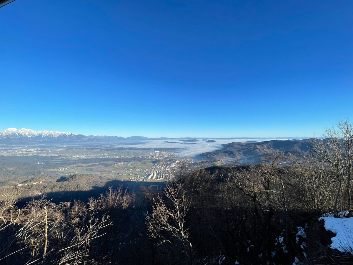 lovrostanta's tweet photo. Višinske priprave na silvestrski večer na @Val202. Najbrž bo to najboljše silvestrovanje z @tanatasa letos! 🤘🏻 https://t.co/tNnD5OYTWK