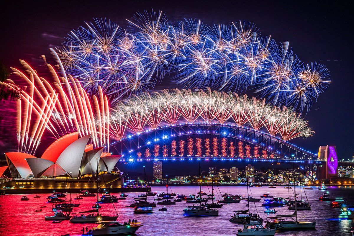 Welcome to 2022 from Sydney! #SydNYE 🌟
📷 by Keith McInnes