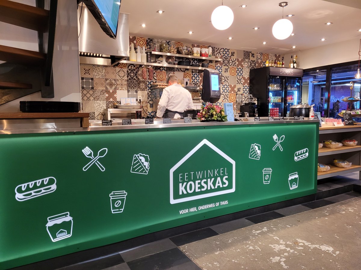 de_keizer's tweet photo. #KOESKAS @carolieweg
#Eetwinkel @koeskas
aan de #Oosterstraat 55 in #Groningen is jouw adres voor een heerlijke #lunch en #maaltijden.
https://t.co/vgirjFtJBZ https://t.co/hxLsLksAZB