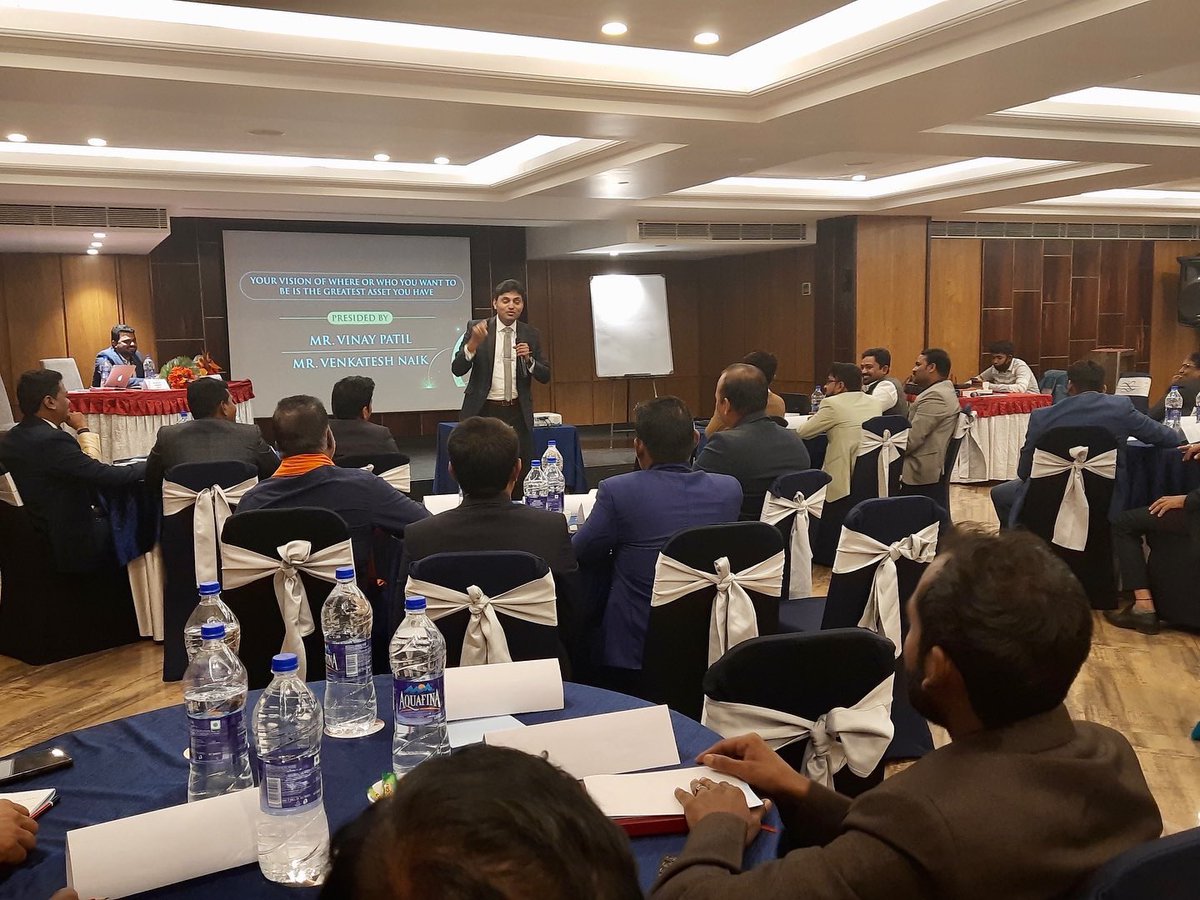 itsjoshmachine's tweet photo. An Executive Level Leadership Development Program that helped participants envision a VISION for 2022 and create a powerful road map to transform it into reality.

#skillfix #joshmachine #vision2022 #roadmap #attitude #successmindset #leadershipdevelopment #skilldevelopment https://t.co/aLEgw87GSh