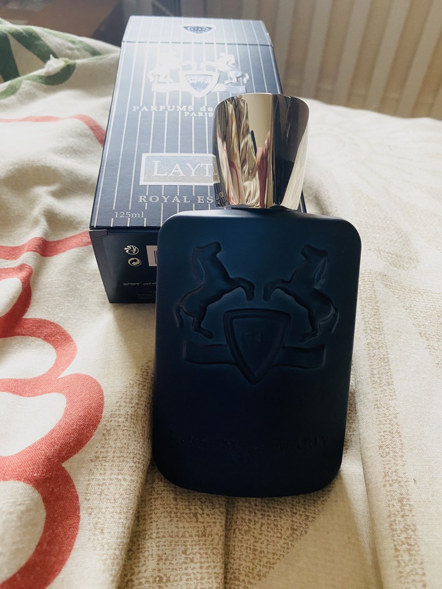 head_frag's tweet photo. Anyone having longevity issues with the 2021 bottles of Layton by Parfums de Marly? Mine literally is a skin scent in an hour! It’s legit from @notinoUK Has this been reformulated? #frag #pdm #layton #fragcommunity https://t.co/91NqFDj0lT