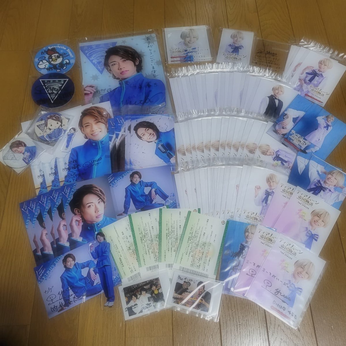 le___ri___'s tweet photo. @yuta_takehana
竹鼻くんお久しぶりです！
2021年もありがとうございました！
都合であまり観劇数は増やせなかったので、私にできる範囲で応援させて頂きました🙌
今年も竹鼻くんがステージに立っ���いる姿を見られて幸せでした！
また、2022年も応援させてください^^* https://t.co/ALO721z3ri