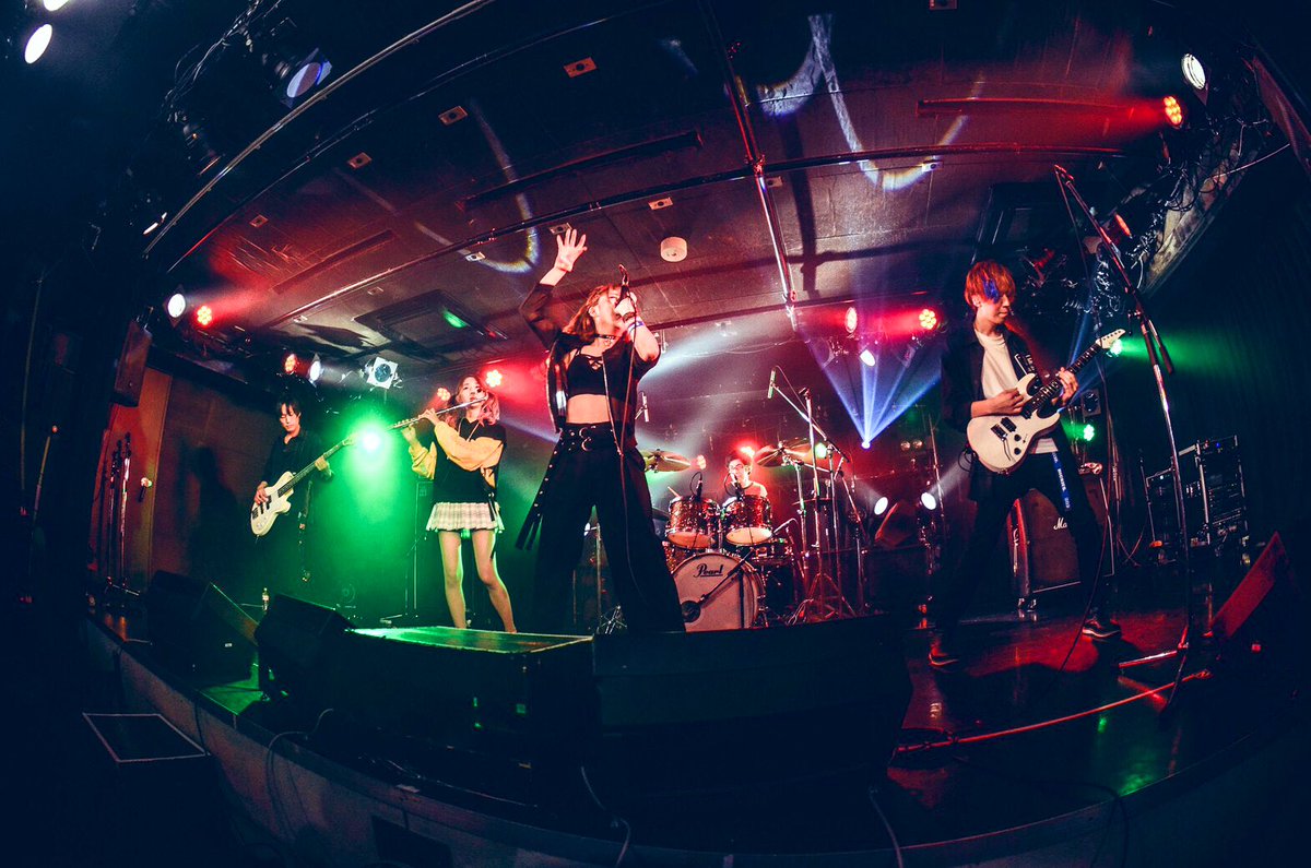Delfys_band's tweet photo. ✨Delfysより✨

2021年、今年は色々な方に大変お世話になりました✨
これからも進んでいきますので
また来年もDelfysをよろしくお願い致します！！✨
良いお年をー！🥳 https://t.co/weywT0B7u9
