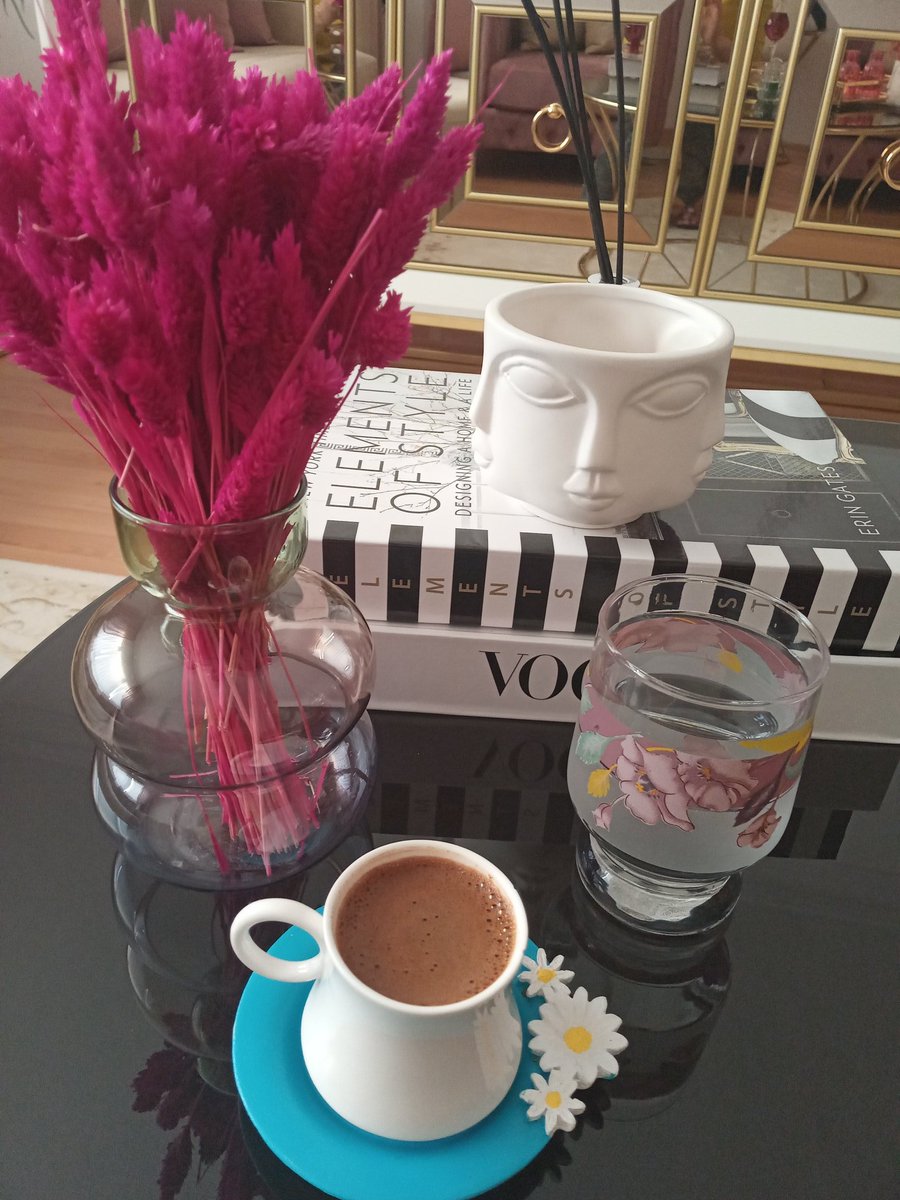 Yılın son kahvesi benden olsun yeni yıl herkese sağlık huzur ve bol para getirsin insallah