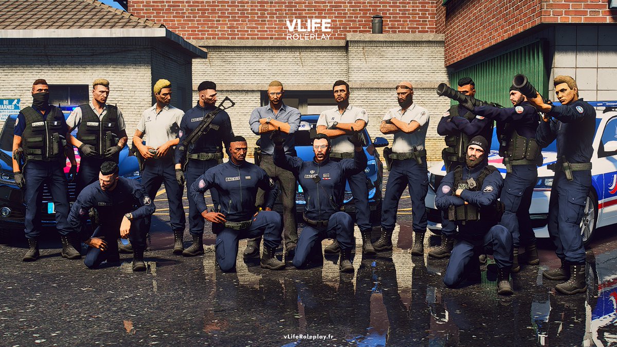 vLifeRoleplay's tweet photo. [#1Jour1Portrait] Anthony, Mathis, Didier, Ismael, Lucas, Frank, Eliott, Alexandre, Igor, Naël...  Ils sont les 47 policiers, 28 pompiers, 12 smuristes et 10 civils, ils sont la communauté et la force de vLife 👏

Pour les rejoindre ➡️ https://t.co/kanKWSurzz https://t.co/zuSoGHZCZH