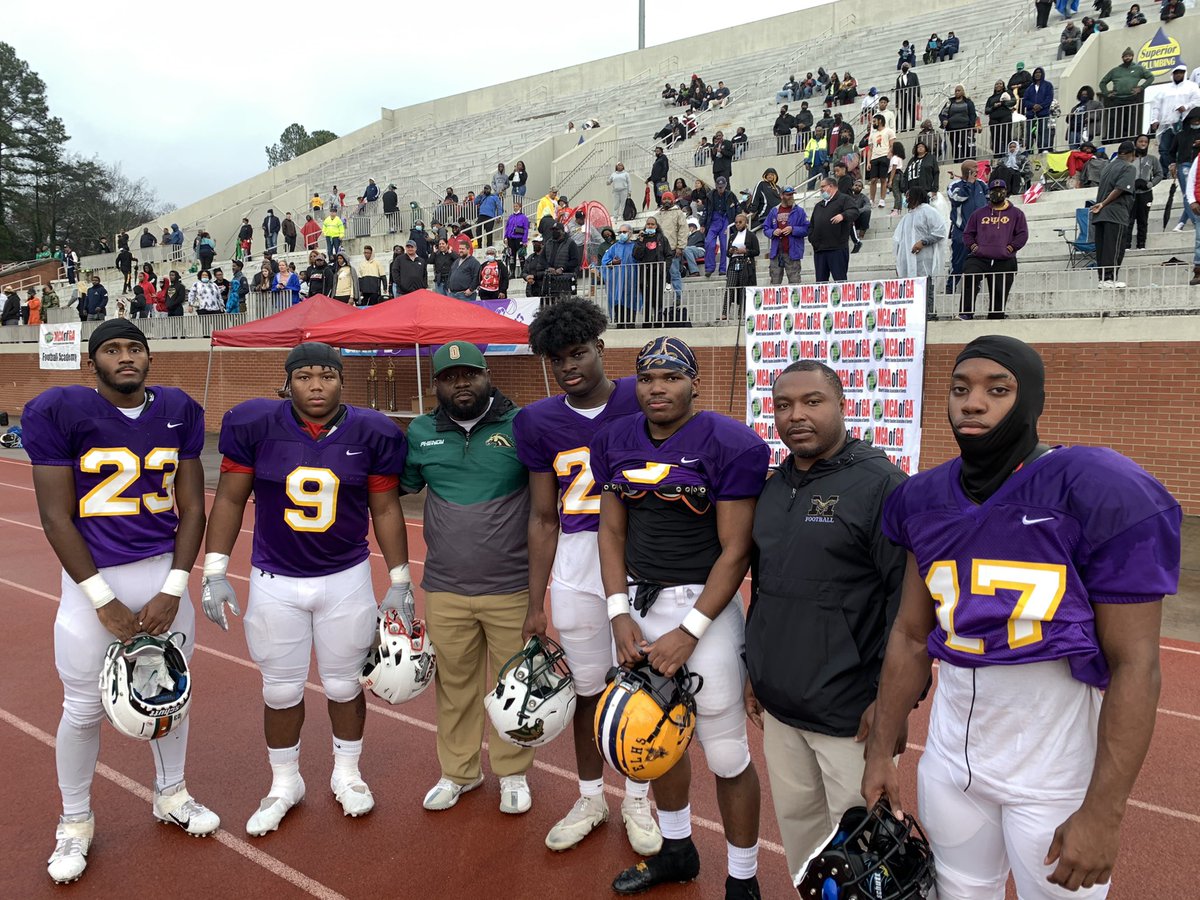 I had a great opportunity to coach some of Henry County Best RB’s at the Senior Bowl. Cant wait to see them play at the next level #RBX 
<a href="/ZiqDa/">Naziq Dahniya</a> <a href="/Tmegg2/">Tugari Meggett</a> <a href="/JoshuaWeems7/">Joshua Weems</a> @solidboimari