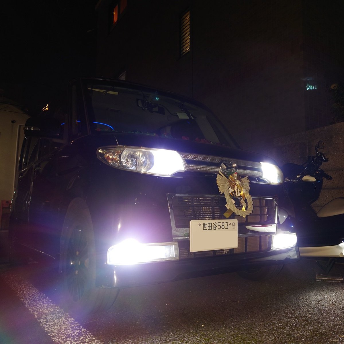 今年はクリスマス前に #正月飾り をつけた。去年より大きいかと思っ