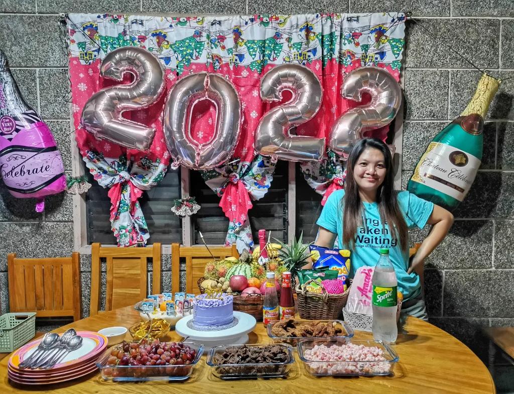 crnlhr's tweet photo. Happy New Year! BYE 2021, Salamat sa tanang memories! 😊 Welcome 2022 🎉 https://t.co/5dhC0wOpue