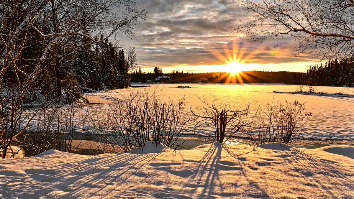 CalgaryGrace's tweet photo. Have a safe New Year's Eve! Farewell 2021 - to all the twists, turns, and waves, lessons, failures and triumphs! The journey continues...

#GraceCalgary https://t.co/NDtmC38Mis