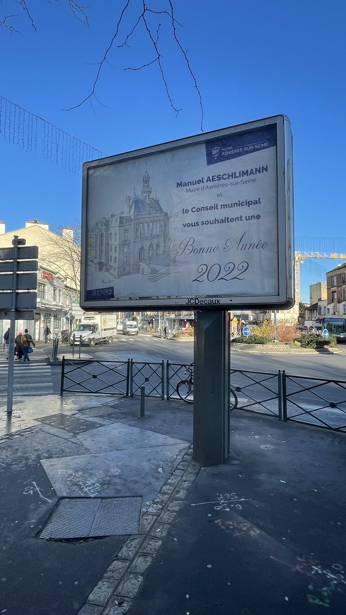 VincentBrunot's tweet photo. Quel beau cadeau de fin d'année de voir mon aquarelle de l'Hôtel de Ville d'Asnières sur les affiches 4x3m de la commune !
Merci à la Direction de la Communication de la @Ville_Asnieres et à  @maeschlimann d'avoir choisi ce dessin ! #Asnieres #BonneAnnee https://t.co/O0a26K7M2h