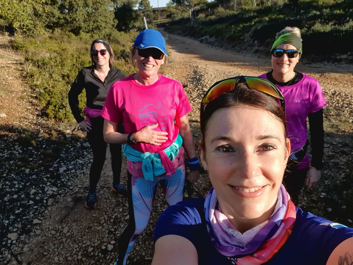 FitformP's tweet image. On clôture l'année par un petit blablarun de 12km entre copines 😘 

A 2022 pour de nouveaux projets et challenge 💪

#fitformprovence #running #courseapied #fitness #Provence #suddelafrance #amitie