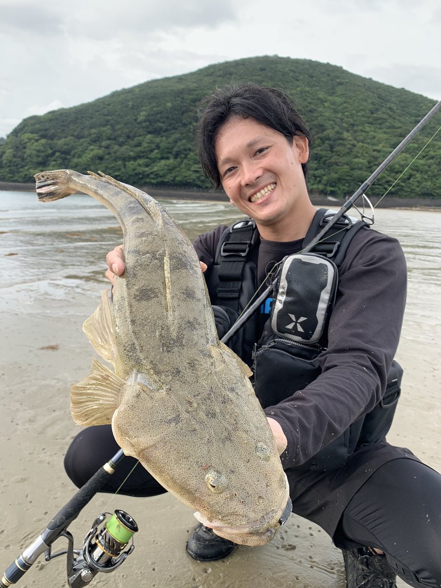 Kuros_Fishing's tweet photo. SHIMANOと契約後、1年間の試用期間を経て2021年はデビュー年となりました！沢山の経験と繋がりに感謝です。現状に全く満足していないのは、今後の自分への期待と捉えて精進していきます！良いお年をお迎え下さいませ。
#釣り
#SHIMANO
#NESSA https://t.co/IxIN2U5O6L