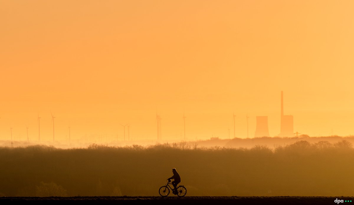 J. Stratenschulte tweet media