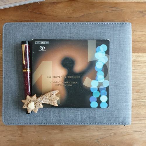 ClassicalCritic's tweet photo. #morninglistening to @OsmoVanska’s #Beethoven #Symphony No.4 on @BIS_Records w/@MN_orchestra

Amazon: https://t.co/aBFws7gJ1R

HatTip @TimPageWriter

#ClassicalMusic #LudwigVanBeethoven #orchestralworks #CarusVerlag #ClassicalMusicCollection #classicalC… https://t.co/xAEwCwQvxQ https://t.co/b4xA8qEyyn