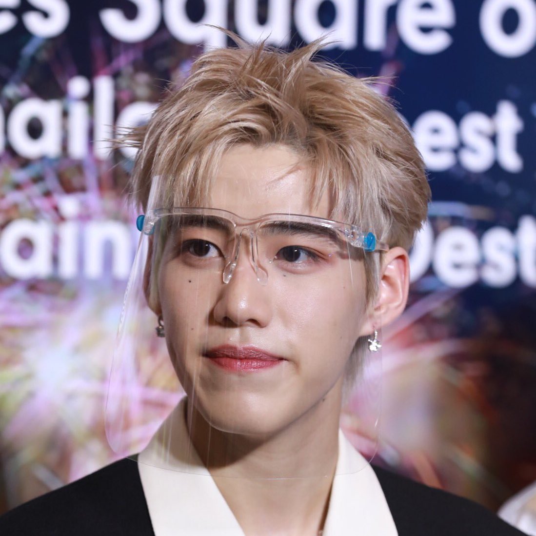 คือจะสื่อว่าเป็นเนื้อคู่เลยต้องมีไฝคู่?