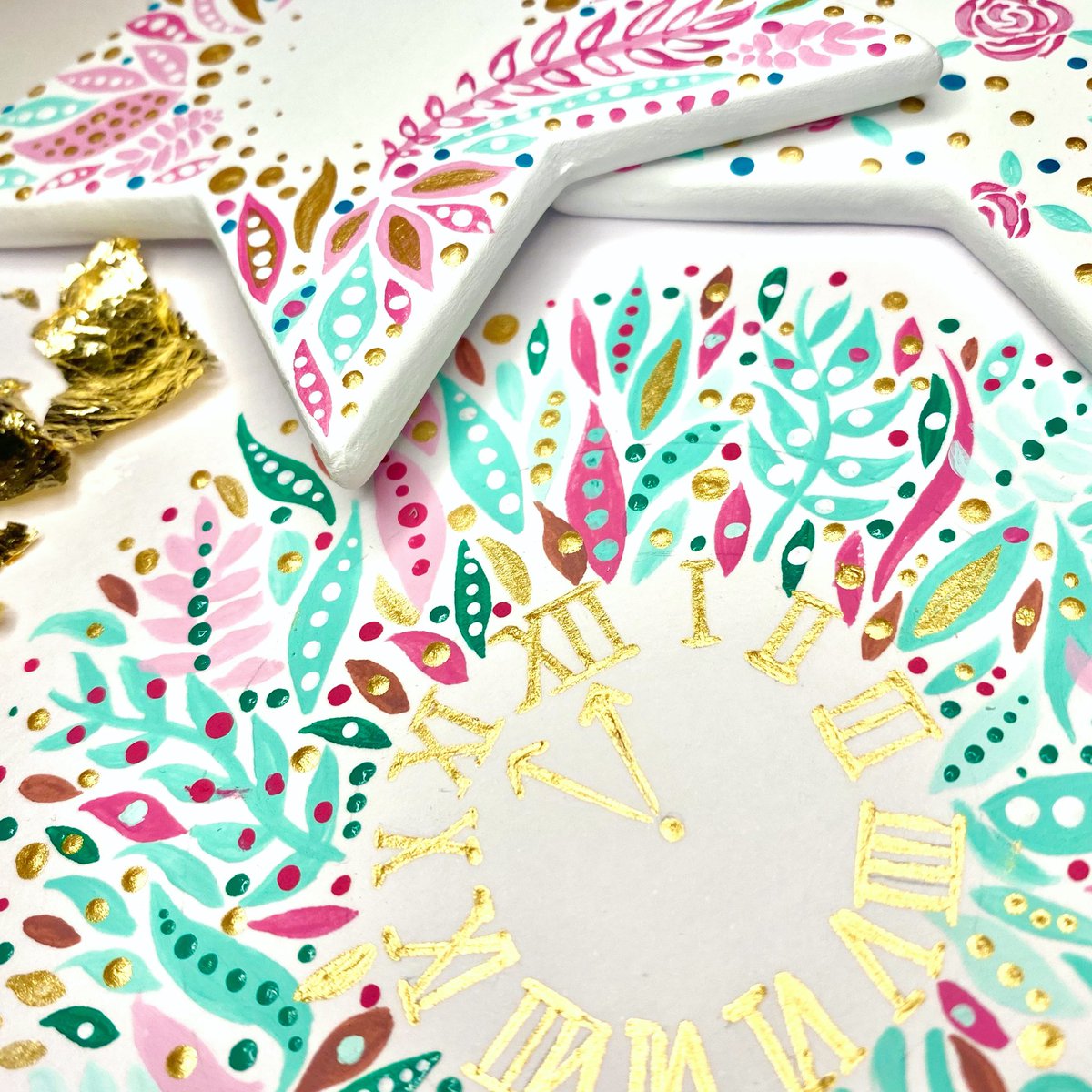 Wishing you all a very Happy New Year! I hope 2022 brings you and your loved ones oodles of health and happiness 🥂🍾 ✨
 
Thank you so much to everyone who has supported me this year! It has honestly meant the world to me.
 
🥳💗🥂