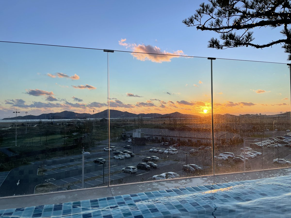 2021년 항상 응원해주셔서 감사하고 올 한해 고생많으셨습니다!! 새해 복 많이 받으세용👍 벌써 27살이네 ㅎ