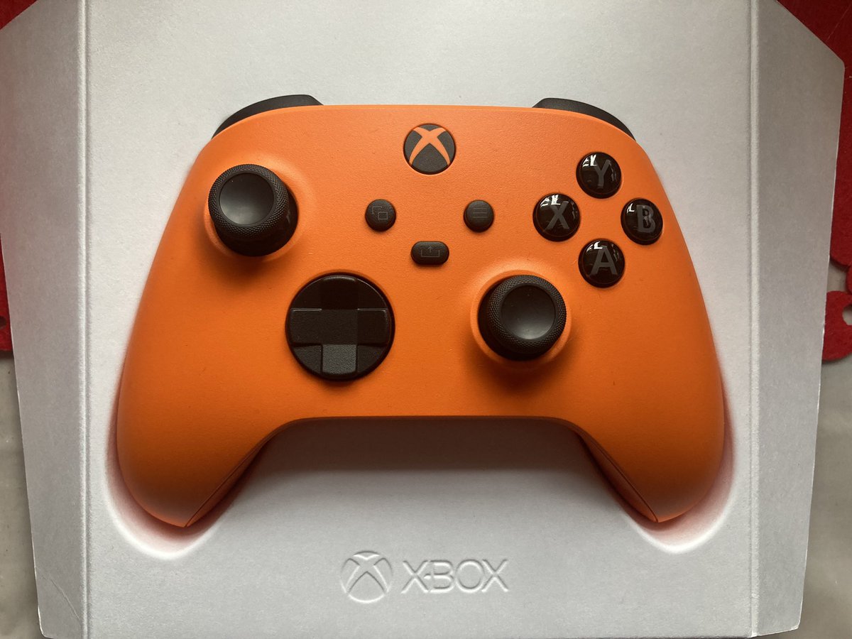 The__KG's tweet image. Here’s a closer look. Super chuffed with this weapon. #Xbox #XboxDesignLabs