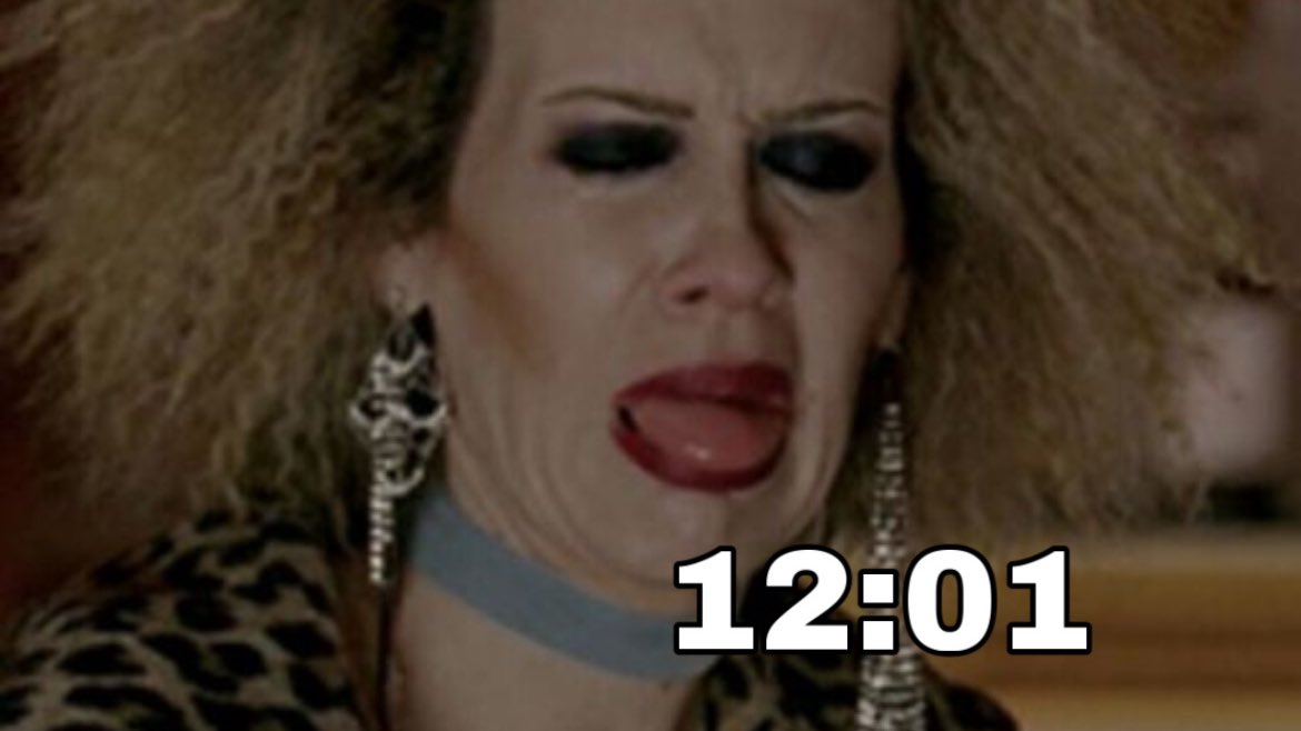 PAULSONLEG4CY's tweet photo. me on new year's eve: https://t.co/c6dfkwMPnB